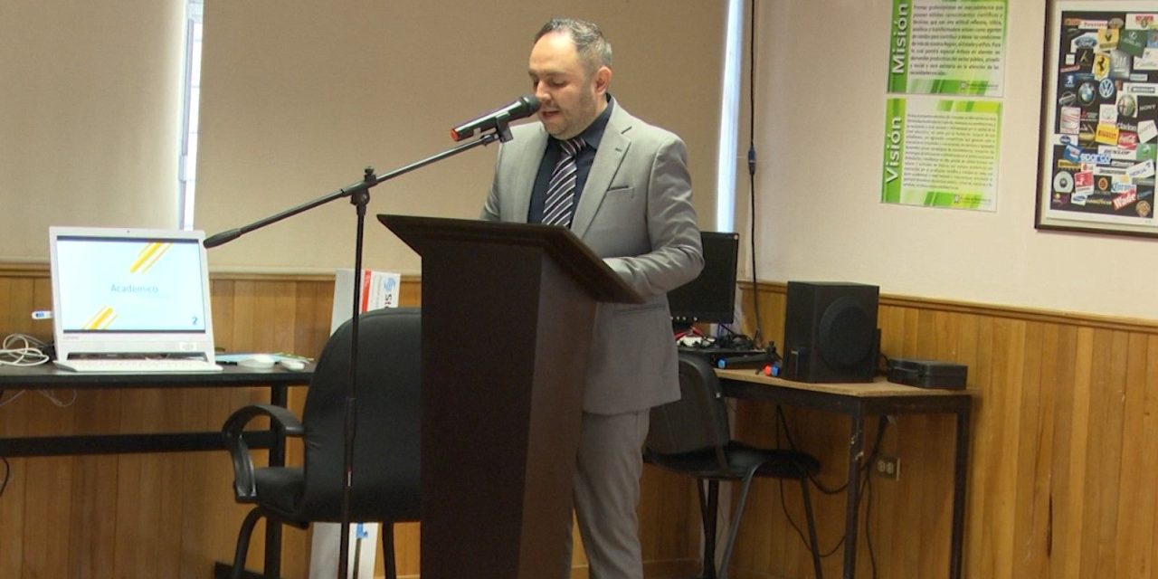 Rinde su informe el director de Mercadotecnia de la UAdeC