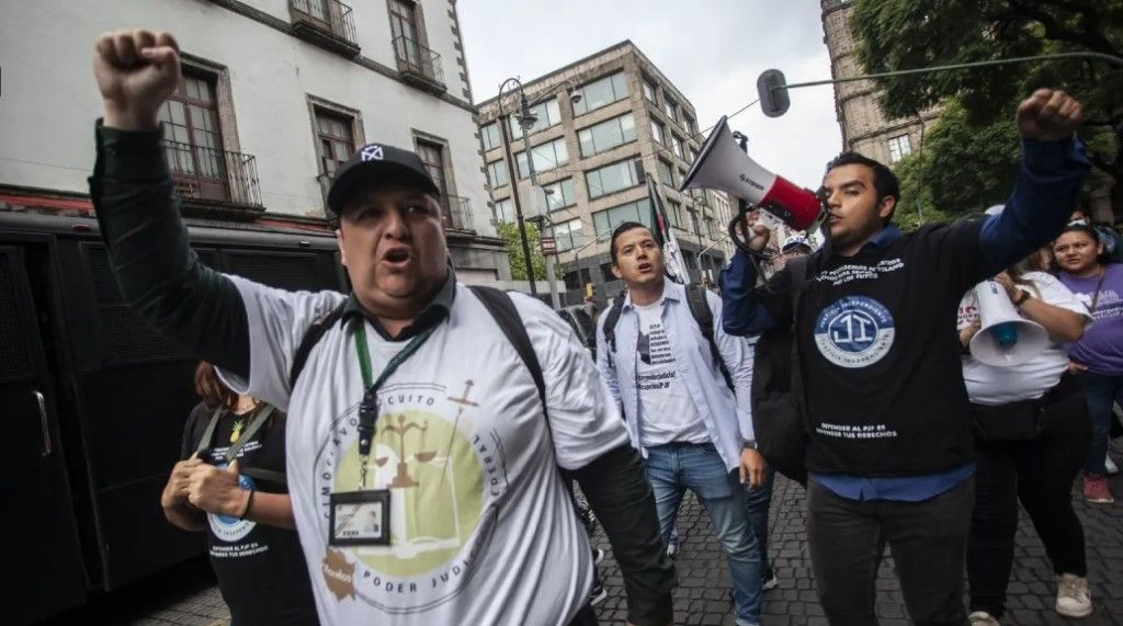 Trabajadores de la SCJN van a paro