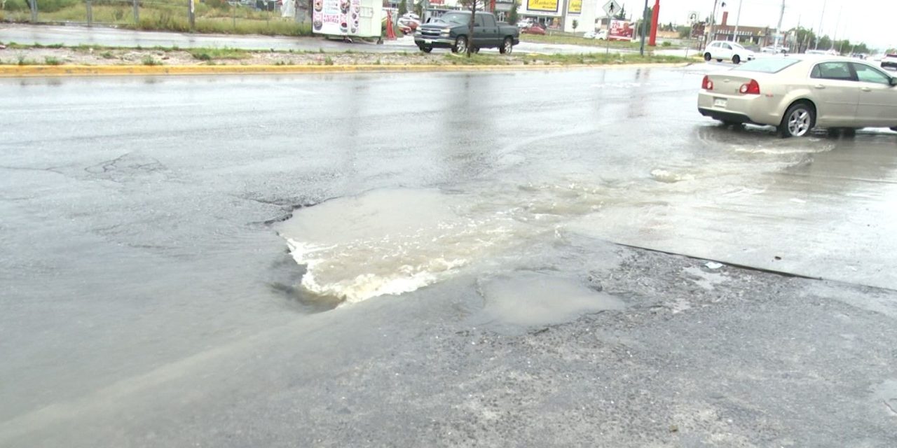 Se formó un socavón en el boulevard Mirasierra