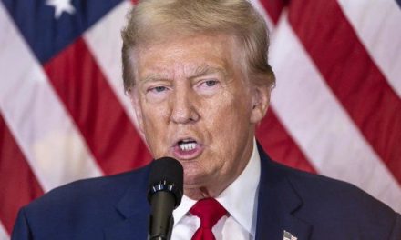 Donald Trump afirma que es el único que puede evitar una Tercera Guerra Mundial