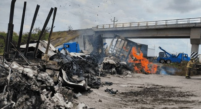 Sigue la violencia en Sinaloa… hallan cinco cuerpos  tras bloqueo en autopista Mazatlán-Culiacán