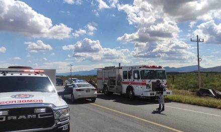 Quedan cuatro heridos tras volcadura en carretera a Monclova