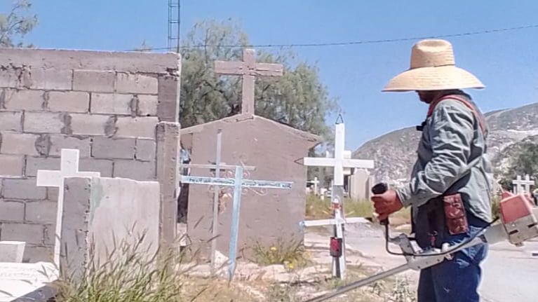 Refuerzan mantenimiento en panteones de Torreón