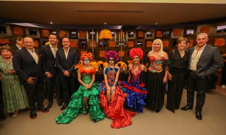 Manolo Jiménez asiste al desfile ‘Catrinas del Desierto’