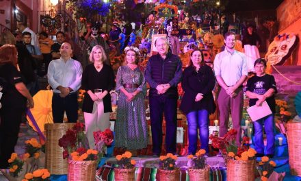 Inaugura Chema Fraustro el Altar Monumental Santa Anita