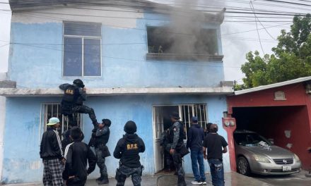 Salva GRS a 3 menores en incendio