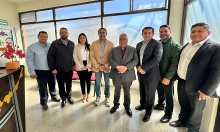 Firman convenio COBAC y la Sección 5 del SNTE