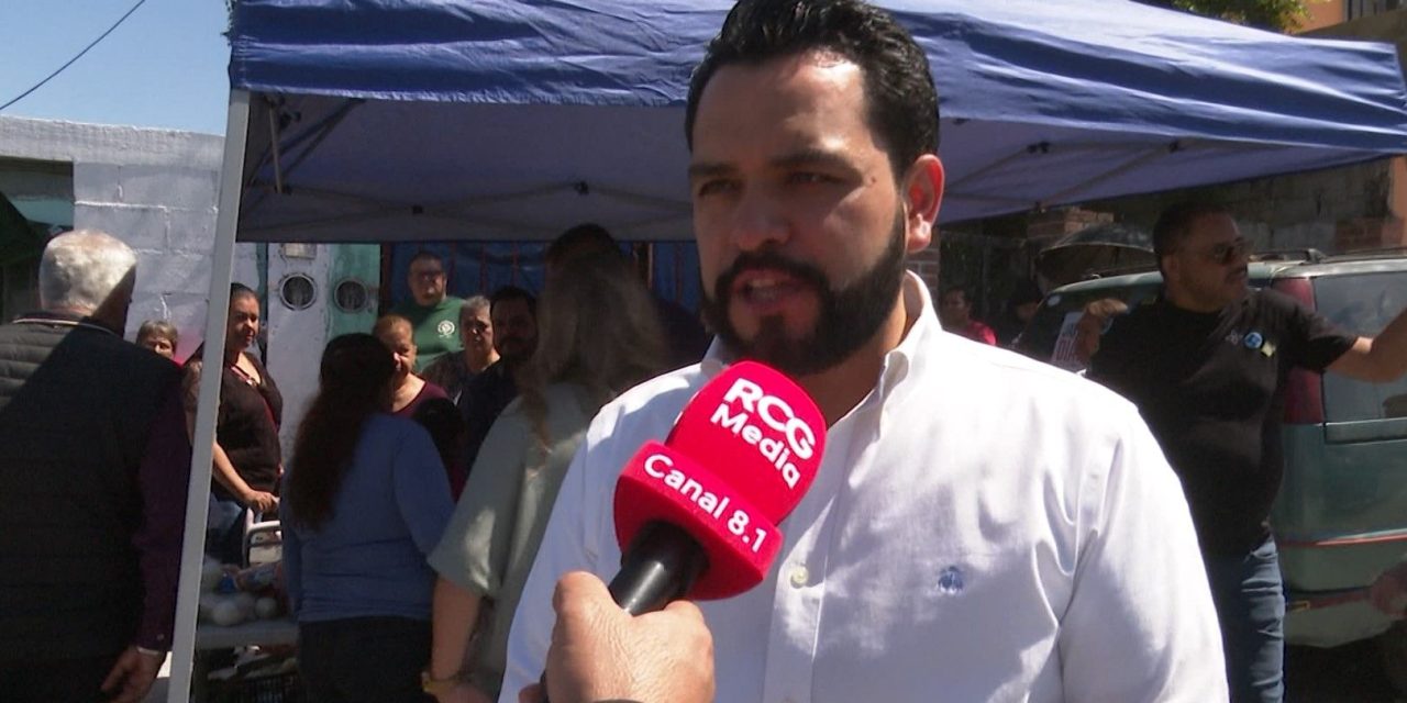 Cientos de familias acuden al mercado sobre ruedas en Saltillo