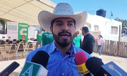 Cumple alcalde de Arteaga al 100 compromisos de campaña