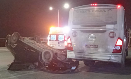 Saltillo: Dormita y termina volcando, logró salir ilesa del accidente