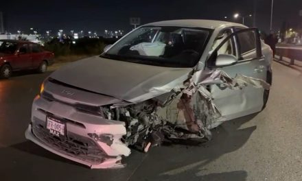 Ebrio destrozó su coche en Saltillo