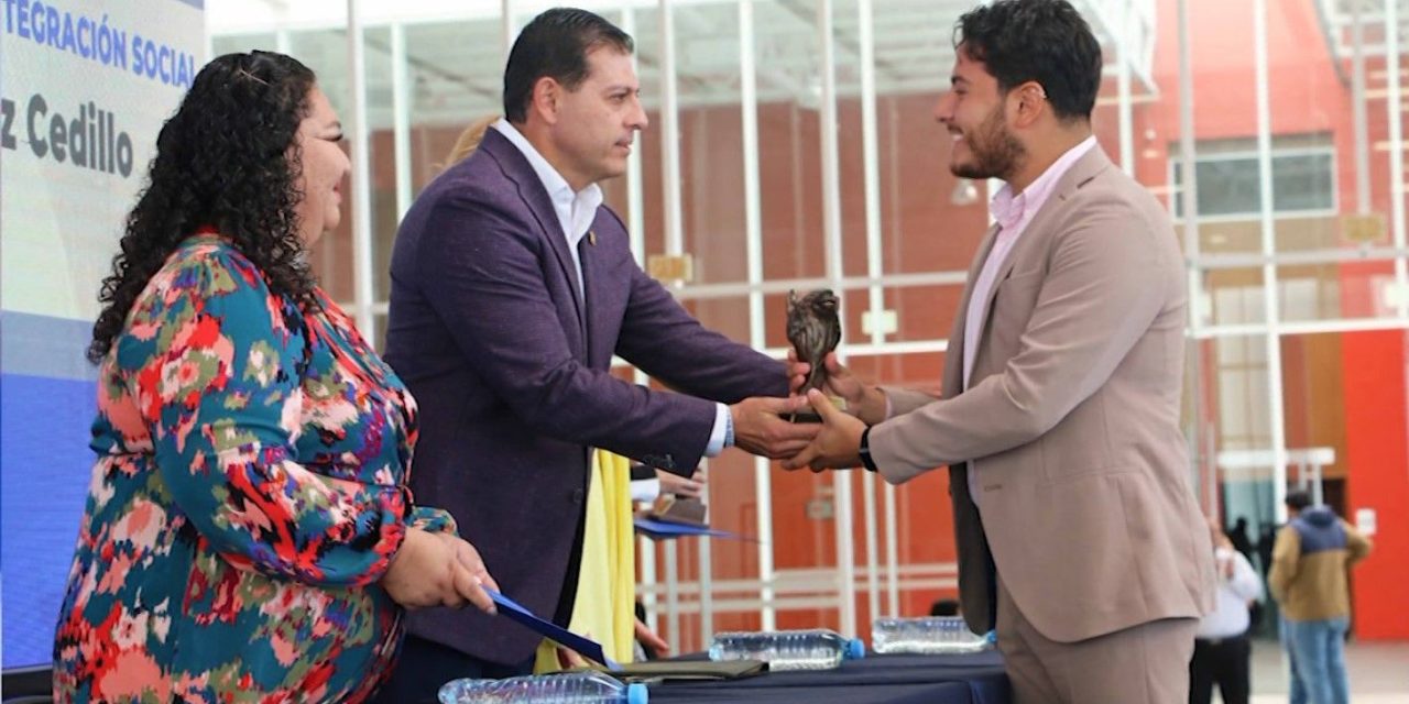 Entrega el rector la Presa Lobo 2024