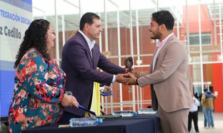 Entrega el rector la Presa Lobo 2024