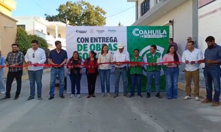Entregan obras de pavimentación en Parras