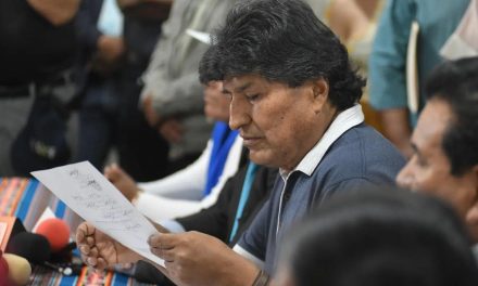 Investigan a Evo Morales por tener una hija con una menor de edad cuando era presidente