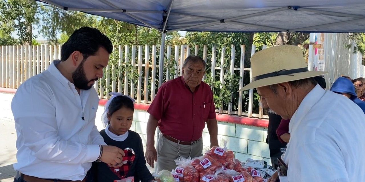 Habitantes de colonia Morelos y alrededores se beneficiaron con la venta de productos a bajo costo