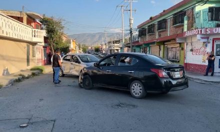 Ignora señal de alto y provoca accidente en la colonia Zapaliname