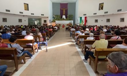 Miles de devotos visitan a San Judas Tadeo en Torreón