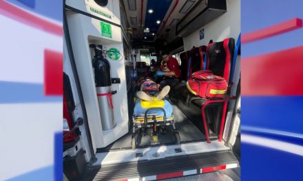 Mujer volcó en cuatrimoto en Ramos Arizpe