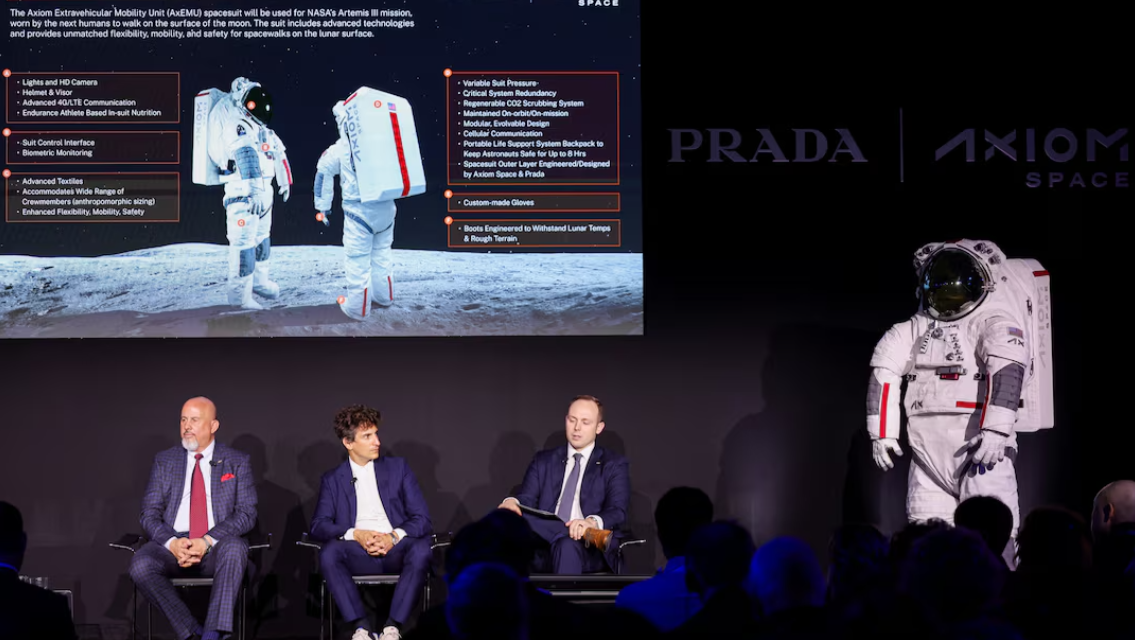 Trajes espaciales de la NASA diseñados por Prada, listos para Artemis 3