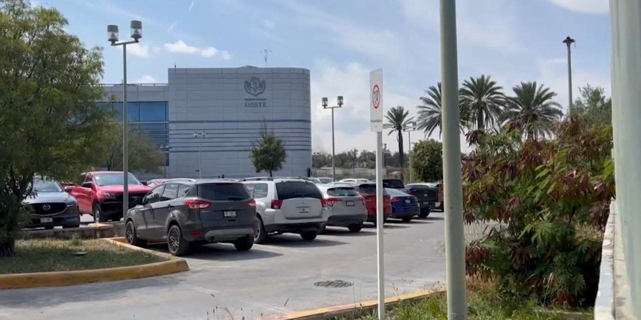 No hay acceso de adultos y discapacitados al estacionamiento del ISSSTE en Saltillo
