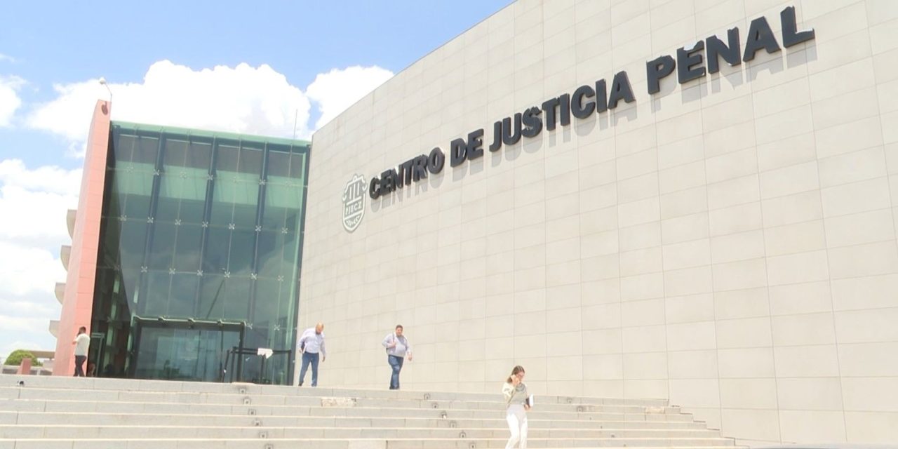 Permanecerá en prisión ex docente de Jurisprudencia