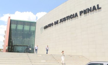 Permanecerá en prisión ex docente de Jurisprudencia