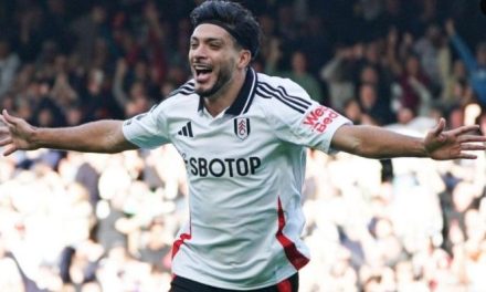Raúl Jiménez sigue brillando en la Premier League