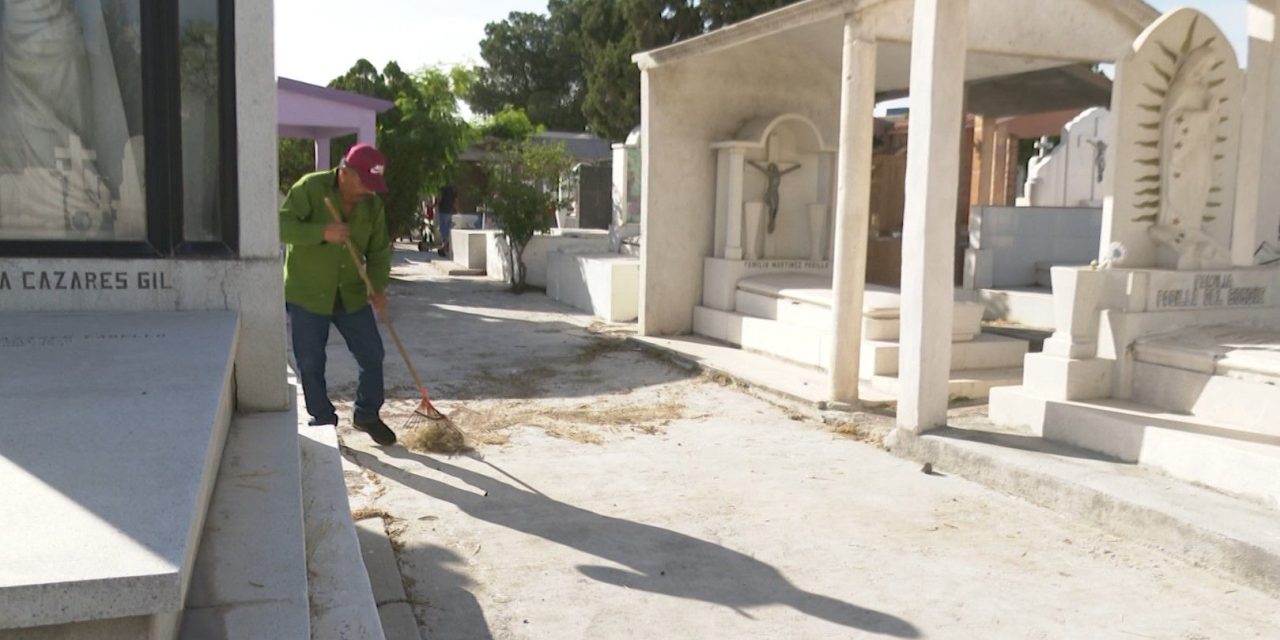 Realizan labores de limpieza en panteones de  Ramos Arizpe