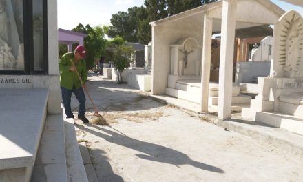 Realizan labores de limpieza en panteones de  Ramos Arizpe