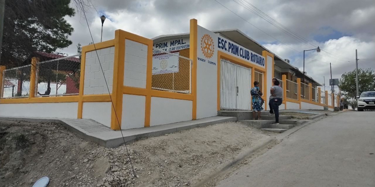 Avanzan 16 obras en escuelas de Acuña