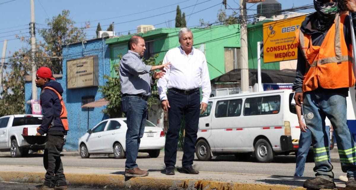 Chema Fraustro supervisa recarpeteo del bulevar Eulalio Gutiérrez