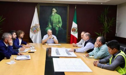 Chema Fraustro revisa proyectos con Aguas de Saltillo