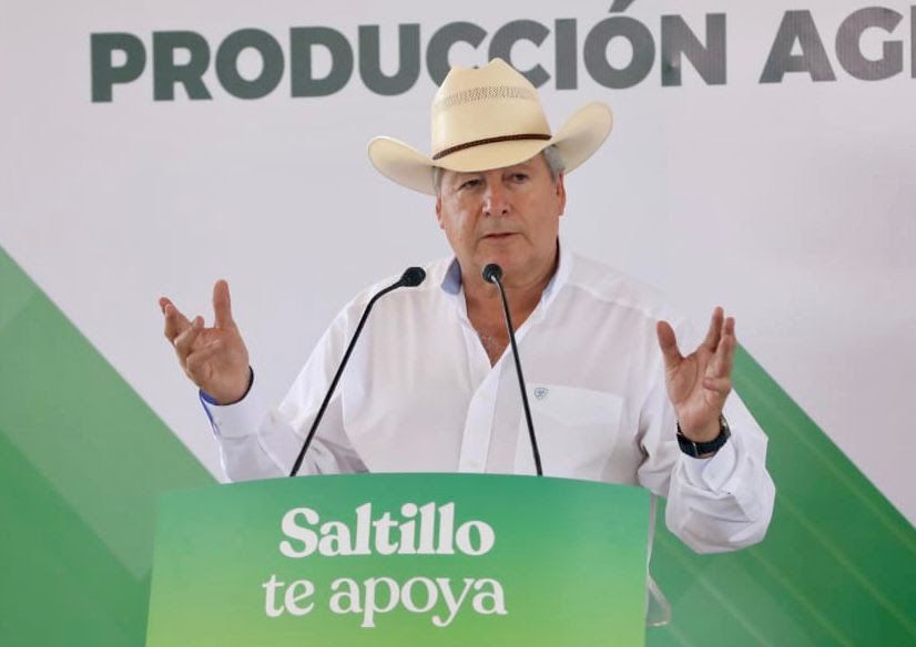Chema Fraustro entrega incentivos para la producción agrícola