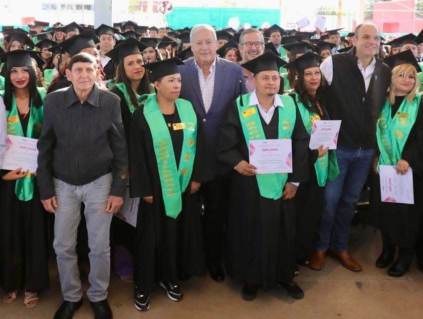 Terminan prepa 276 saltillenses en Centros Comunitarios
