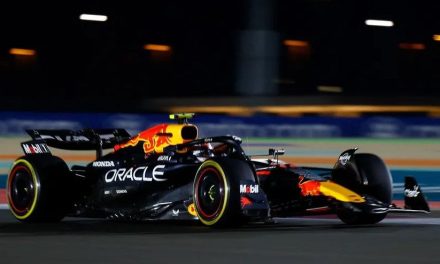 Checo Pérez saldrá en el lugar 16 del sprint del GP de Qatar