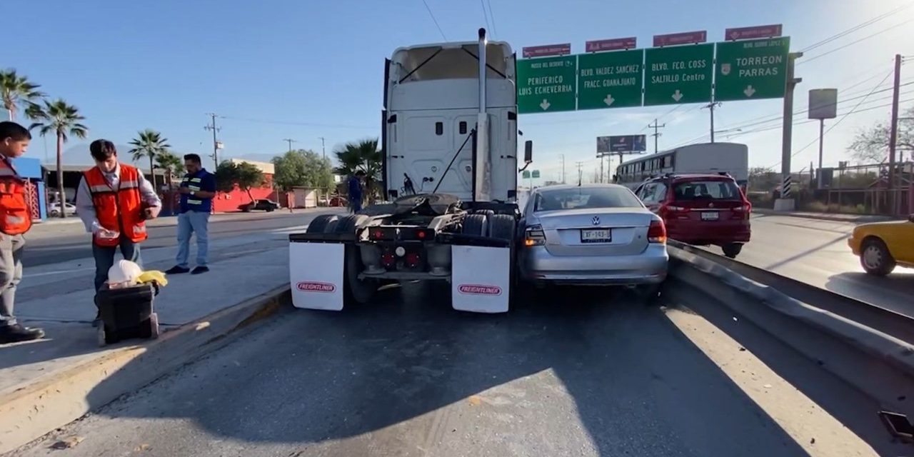 Cierran carril en boulevard Nazario Ortiz debido a un accidente automovilístico