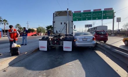 Cierran carril en boulevard Nazario Ortiz debido a un accidente automovilístico