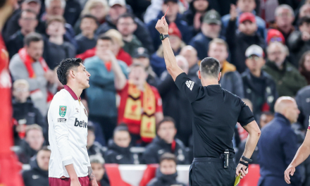 Edson Álvarez se va expulsado en goleada del Nottingham Forest al West Ham
