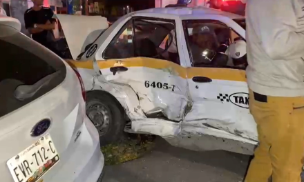 Saltillo: Ignora semáforo y provoca accidente, conductor ebrio dejó dos lesionados