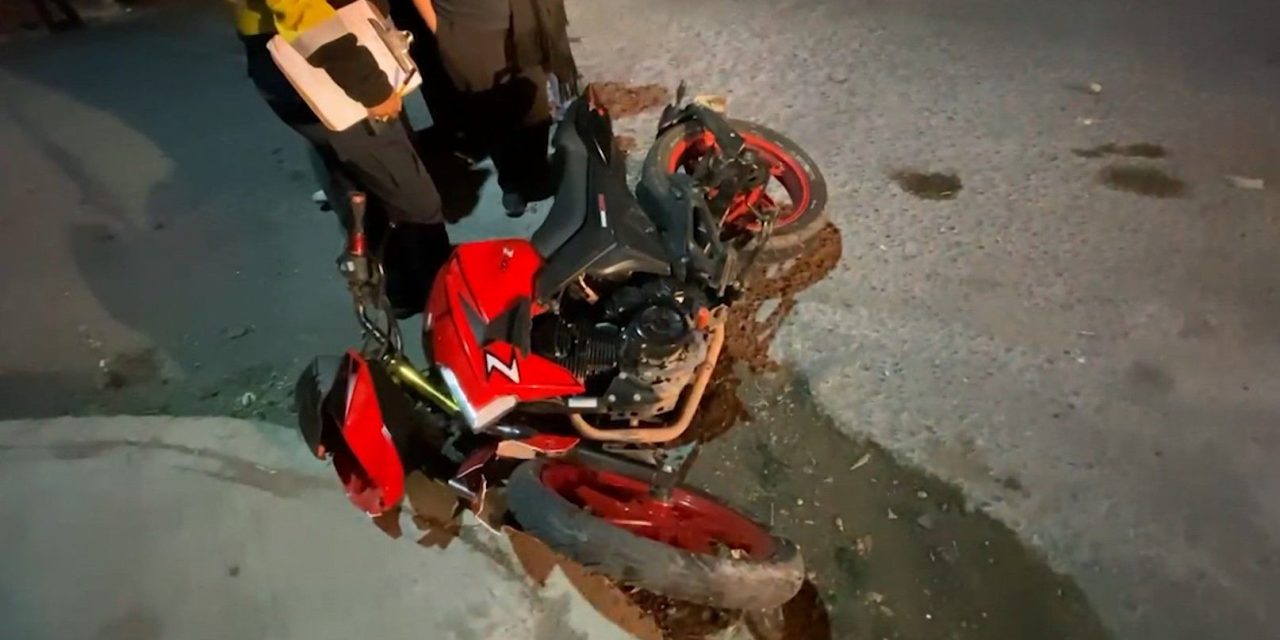 Motociclista resulta lesionado en accidente en la colonia Centenario