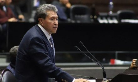 Monreal reconoce uso frecuente de helicópteros privados en contradicción con la ‘austeridad republicana’ de Morena