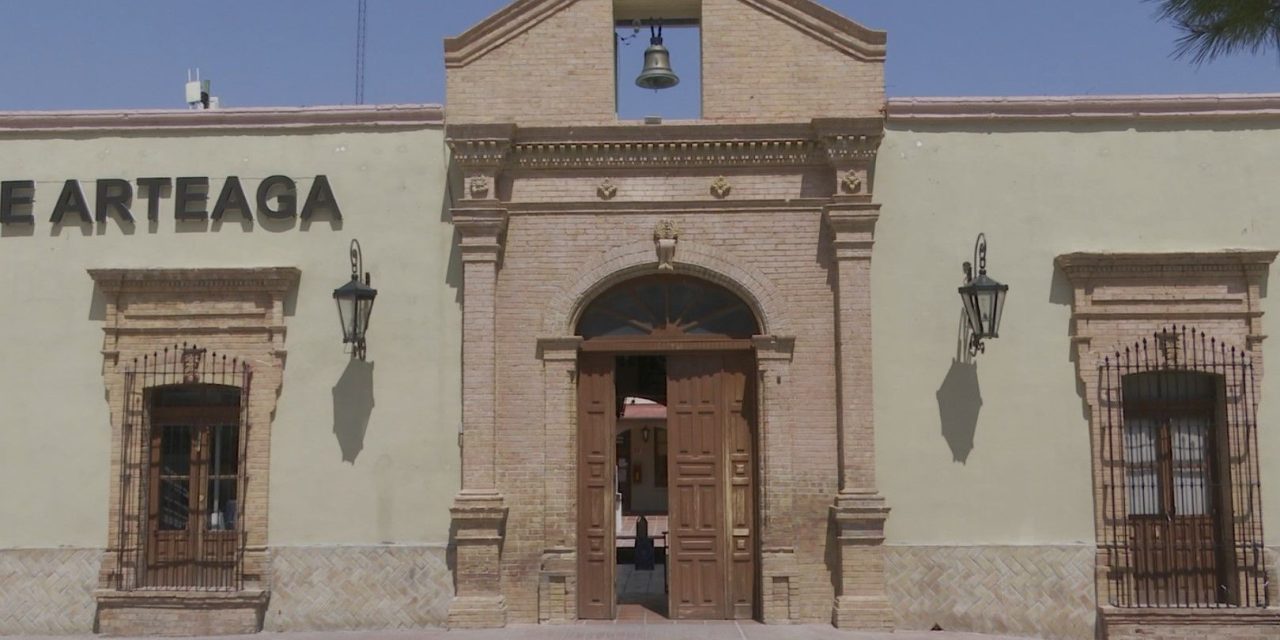 Rifarán camioneta en el municipio de Arteaga