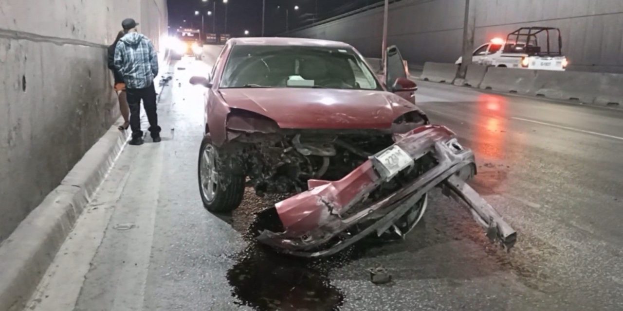 Ebrio se estrella contra el muro en Saltillo