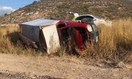Se le sale un neumático y vuelca aparatosamente en la carretera Zacatecas
