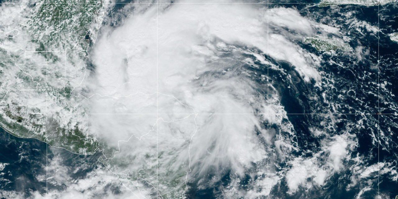 Tormenta Tropical Sara tocará tierra en la Península de Yucatán