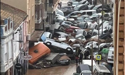 Gobierno de España declara zonas de desastre en Valencia y otras áreas inundadas, anuncia ayudas millonarias
