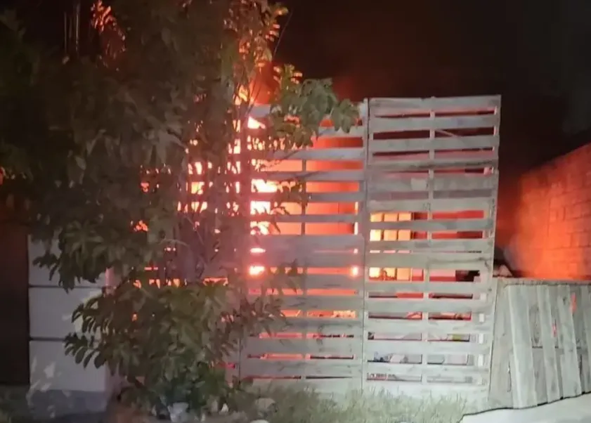 Cortocircuito provoca incendio en Monclova