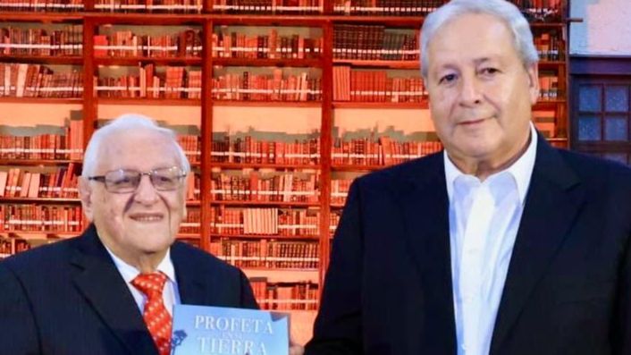 Otorgan a ‘Catón’ galardón como Profeta en su Tierra