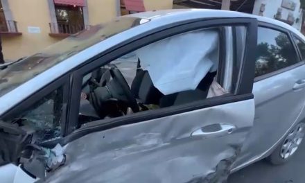 Accidente vial en bulevar Venustiano Carranza deja daños materiales, pero sin personas lesionadas